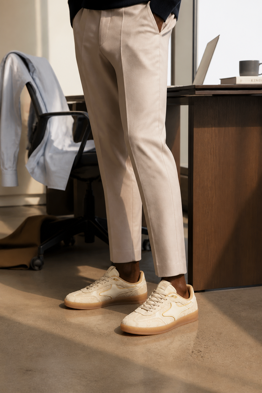 Professional fashion image showing Aeres HALO style=